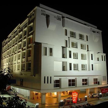 Royal Park Kakinada Hotel Exterior photo