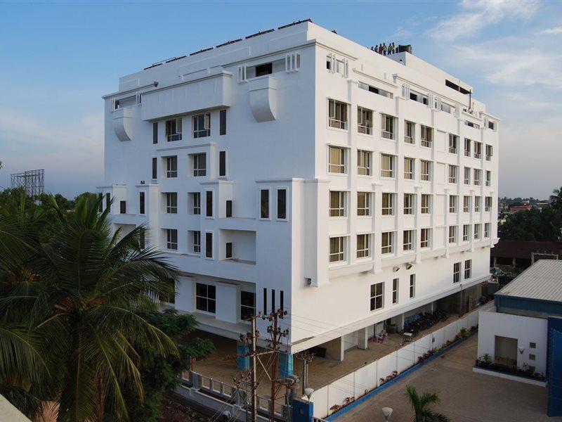 Royal Park Kakinada Hotel Exterior photo