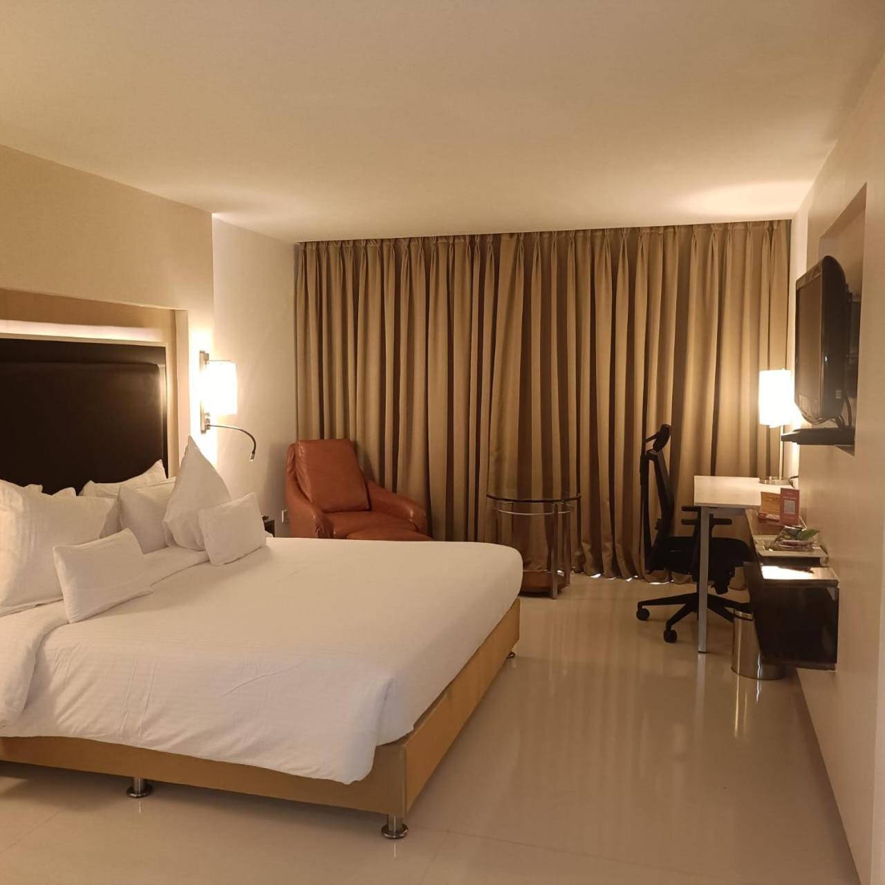 Royal Park Kakinada Hotel Exterior photo
