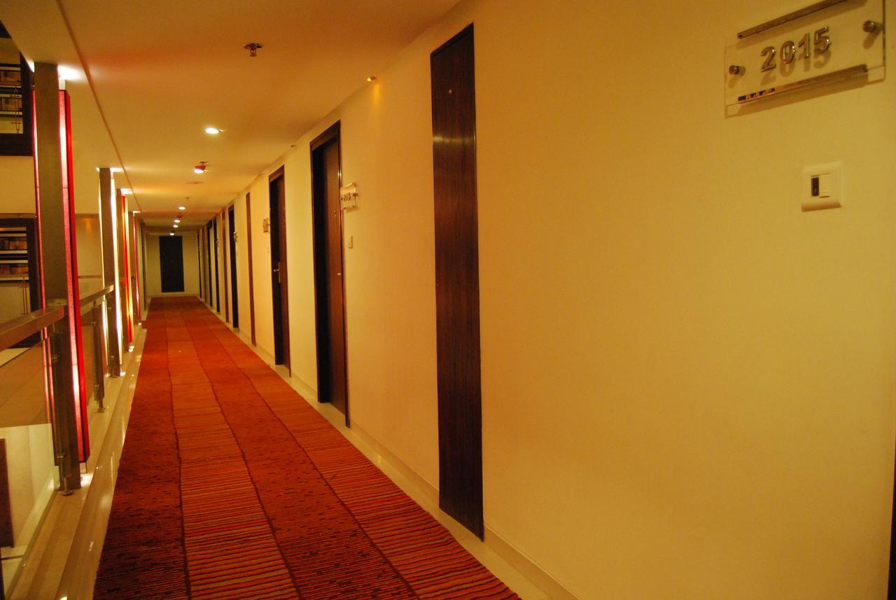 Royal Park Kakinada Hotel Exterior photo