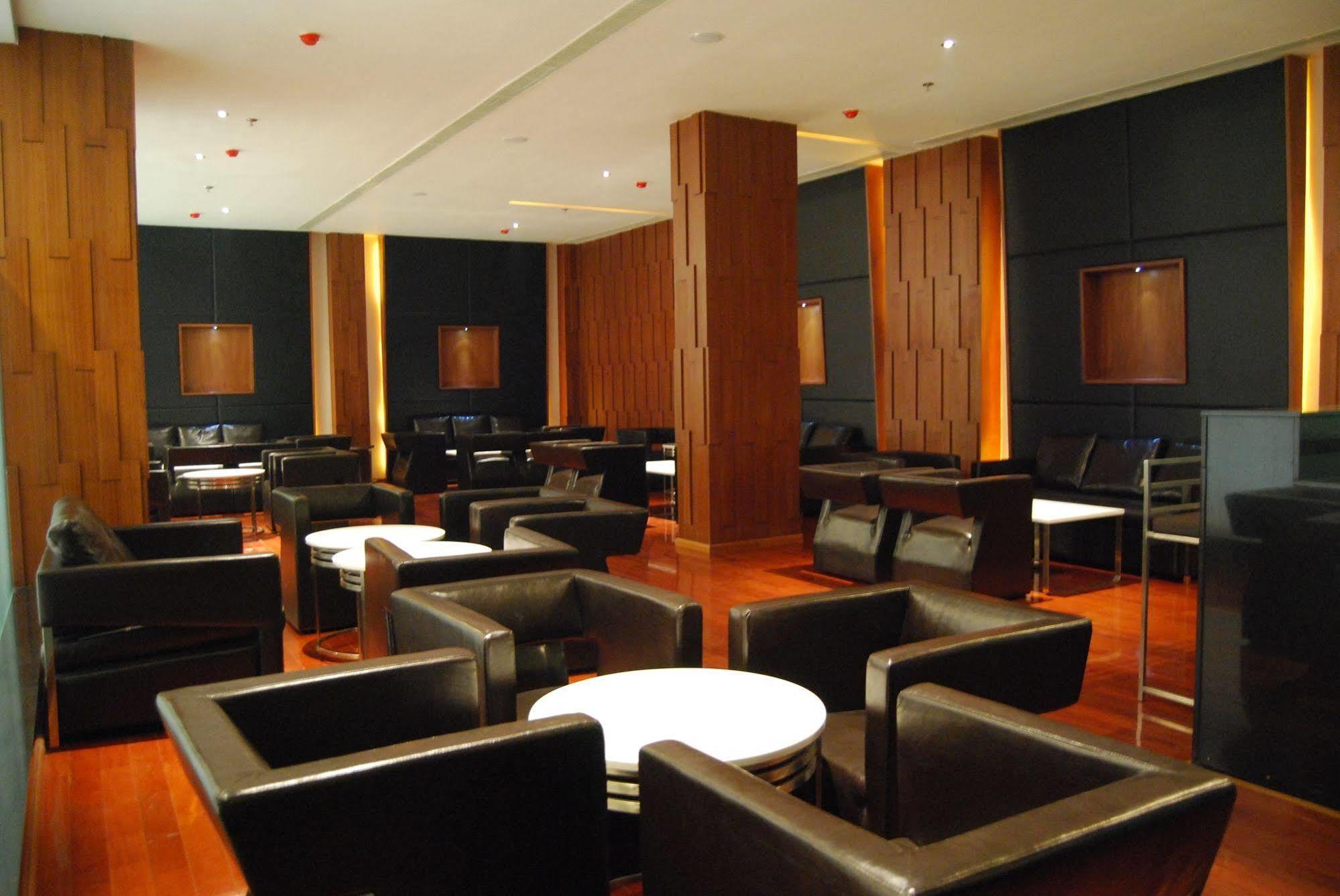 Royal Park Kakinada Hotel Exterior photo