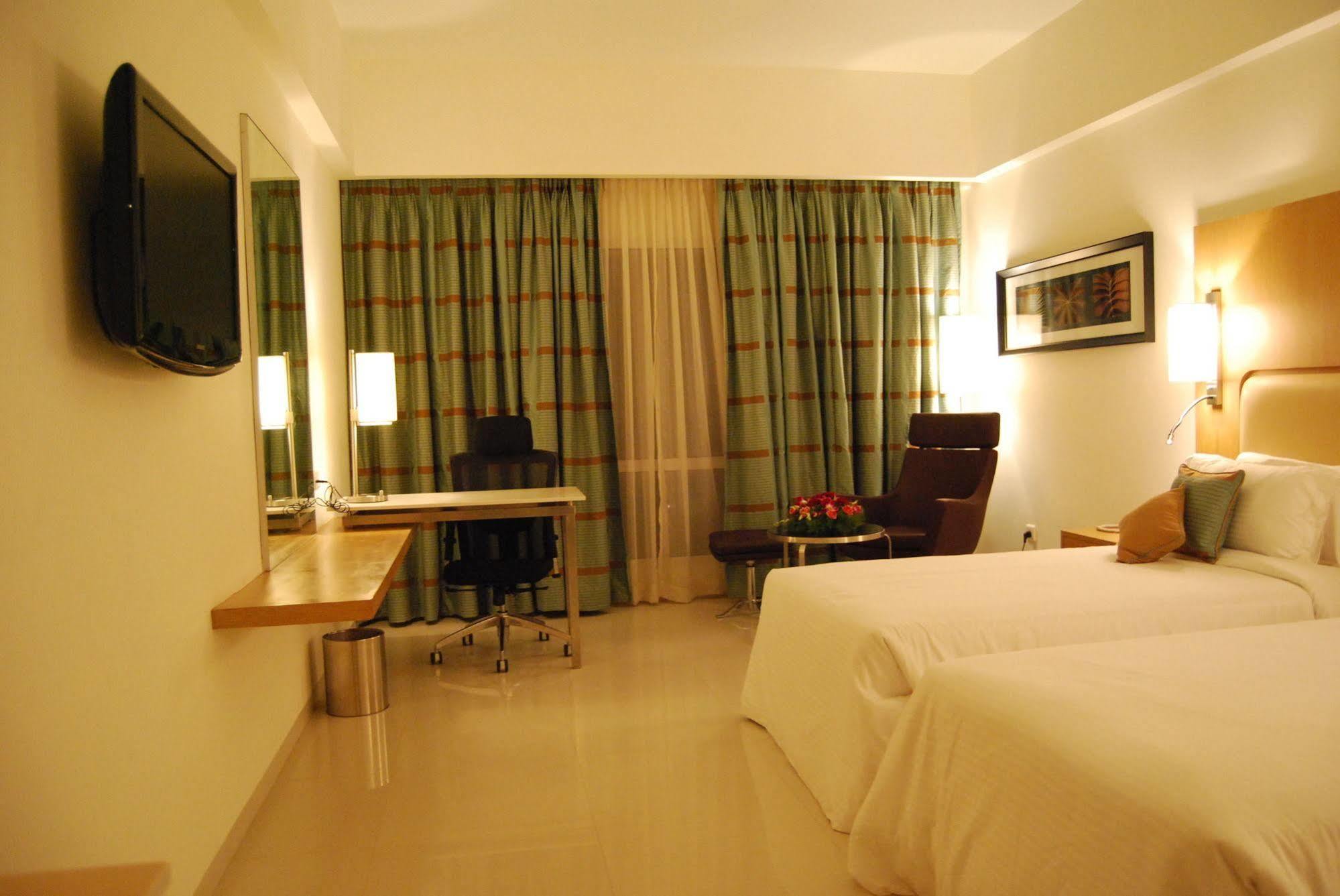 Royal Park Kakinada Hotel Exterior photo