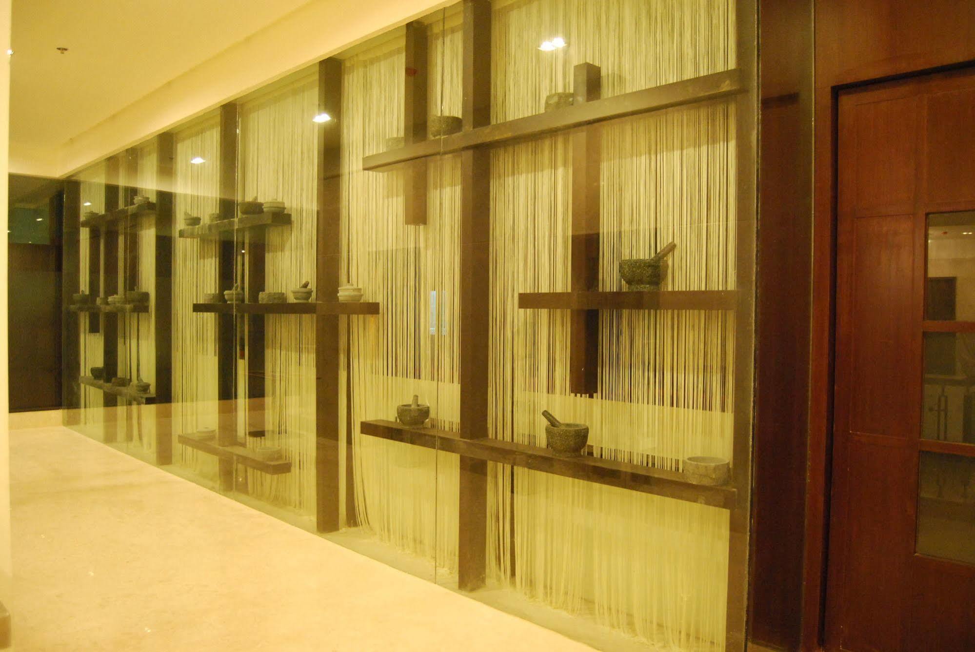 Royal Park Kakinada Hotel Exterior photo