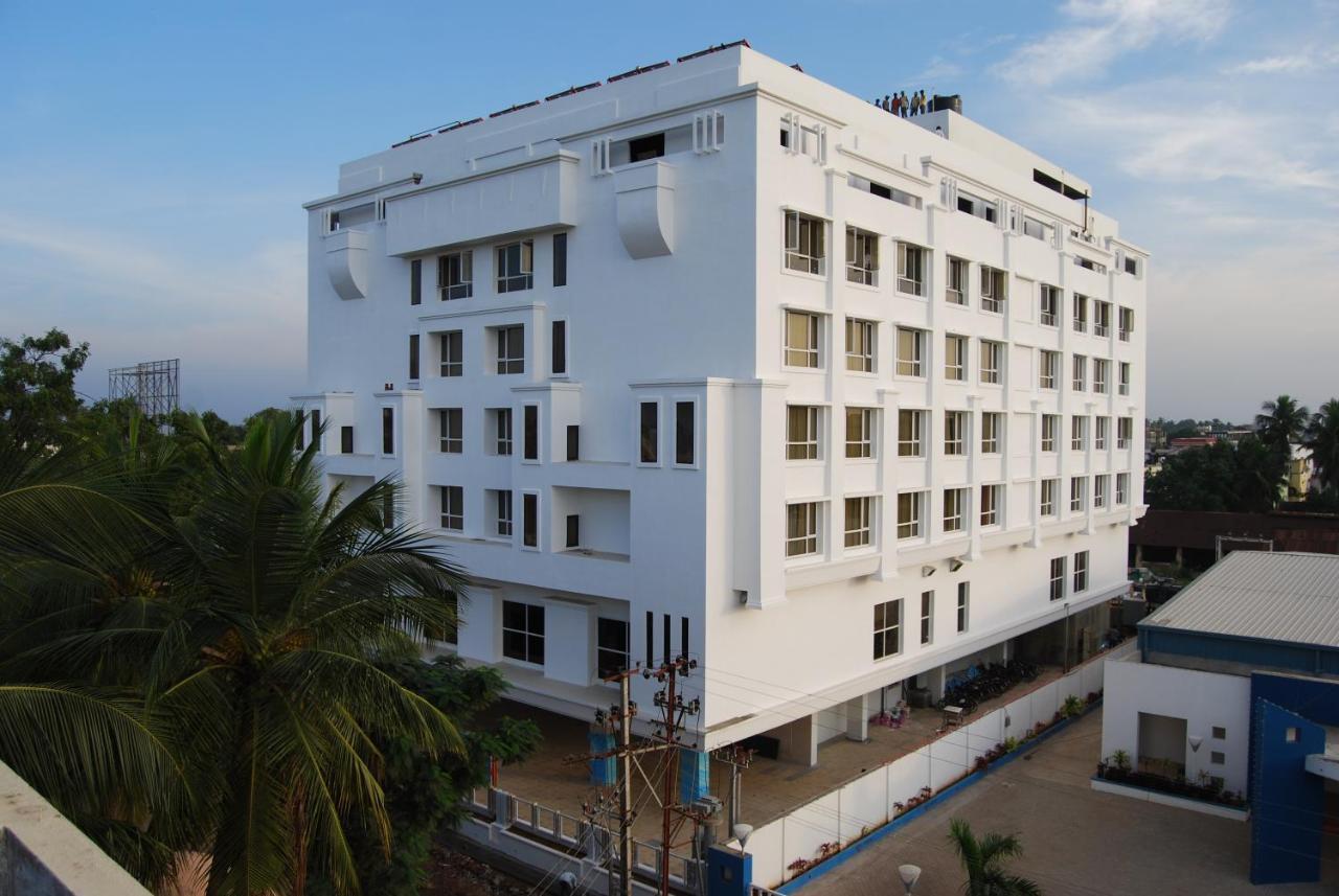 Royal Park Kakinada Hotel Exterior photo